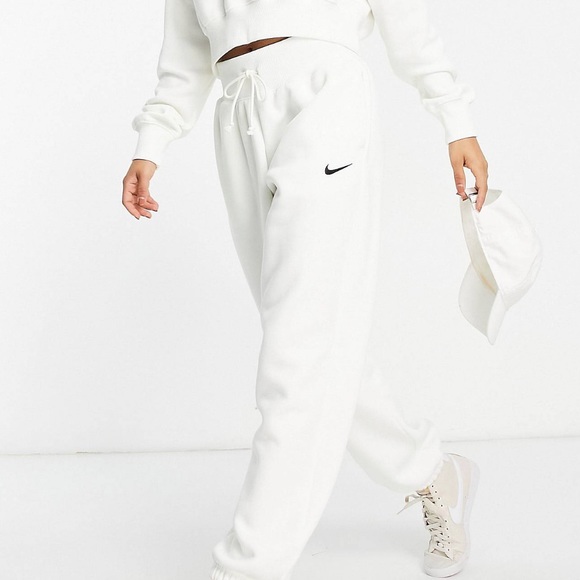 Nike Pants - Nike White Sweatpants Size M